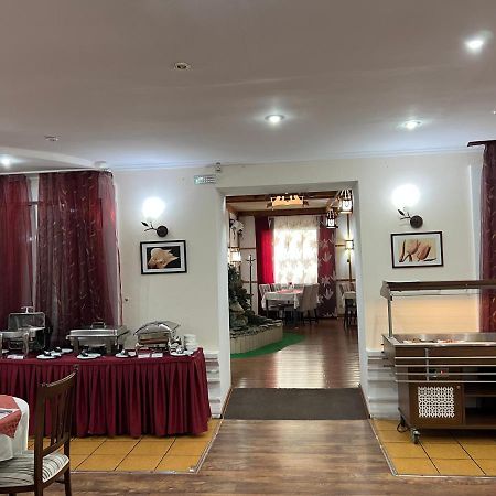 Green Hotel Atirau Kültér fotó