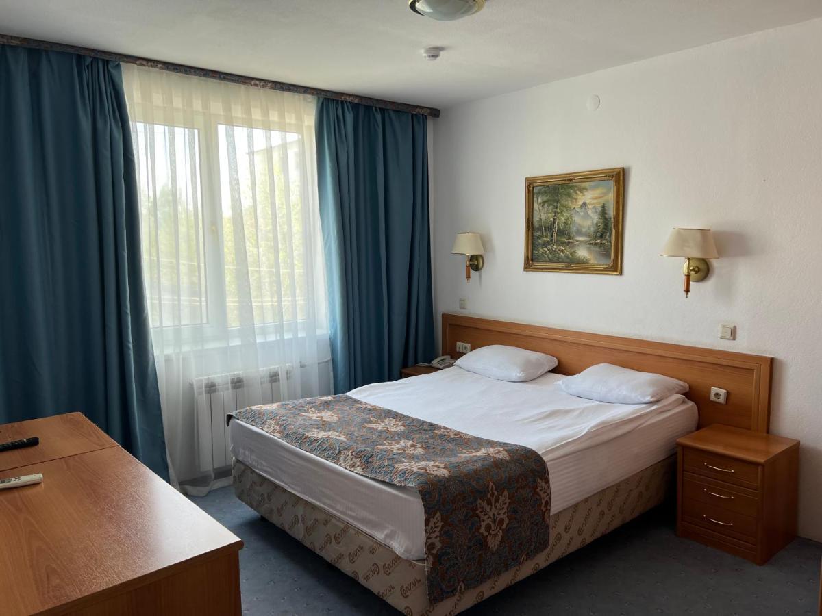 Green Hotel Atirau Kültér fotó
