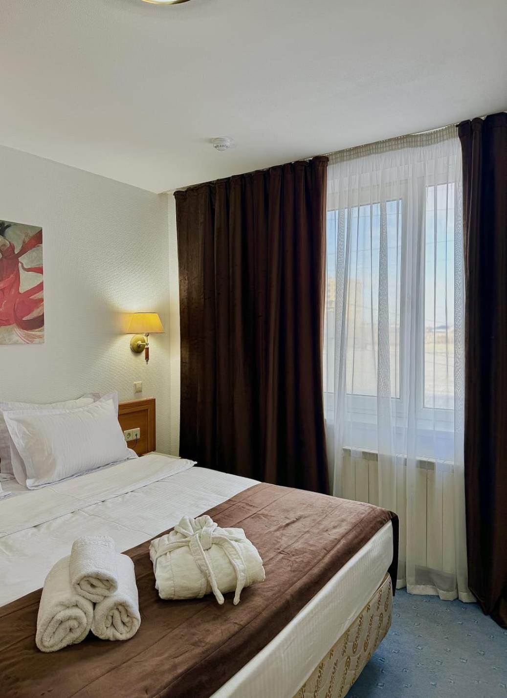 Green Hotel Atirau Kültér fotó