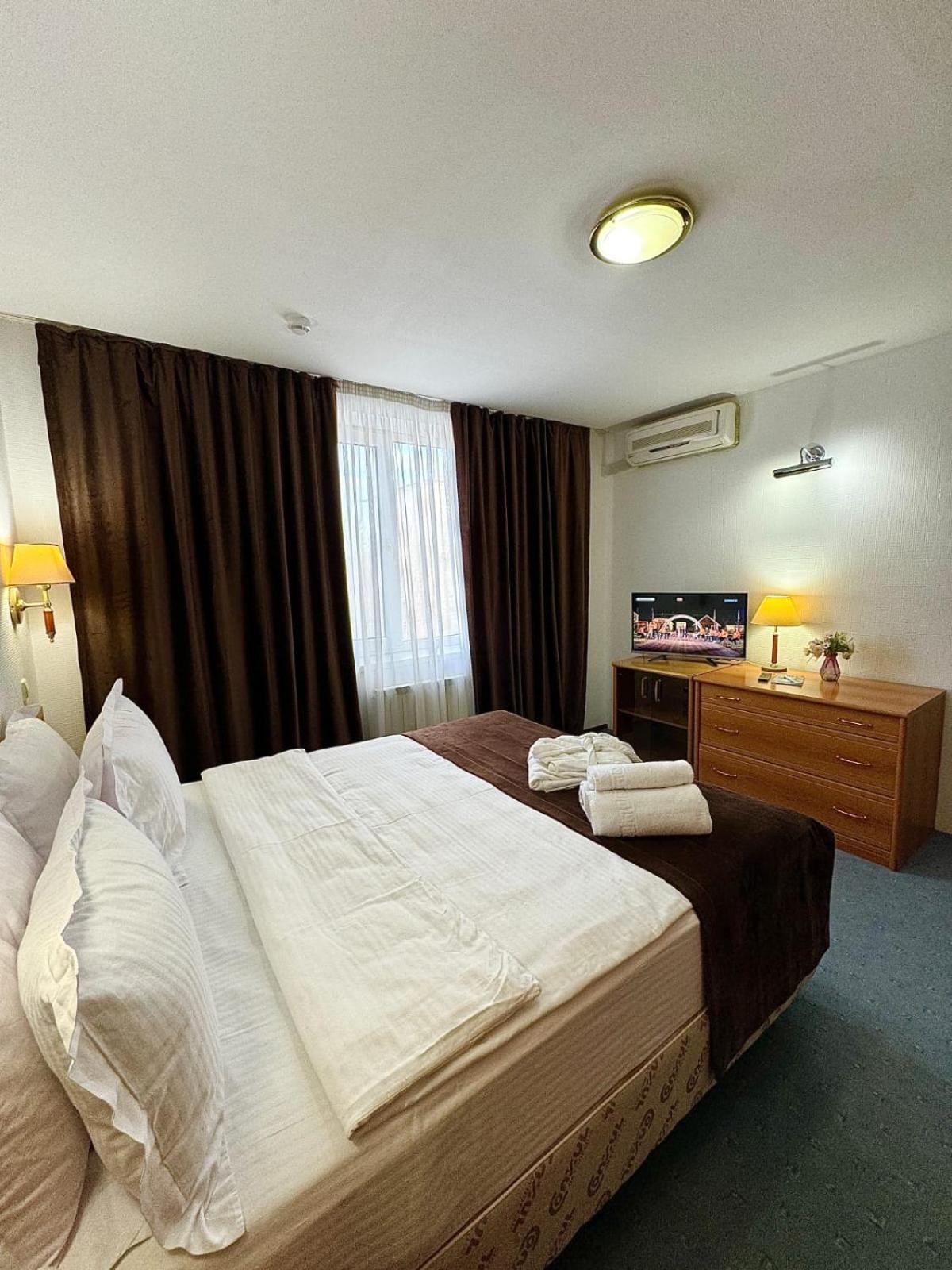 Green Hotel Atirau Kültér fotó
