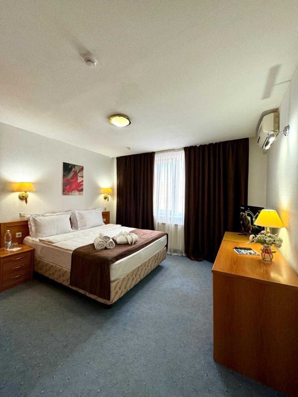 Green Hotel Atirau Kültér fotó