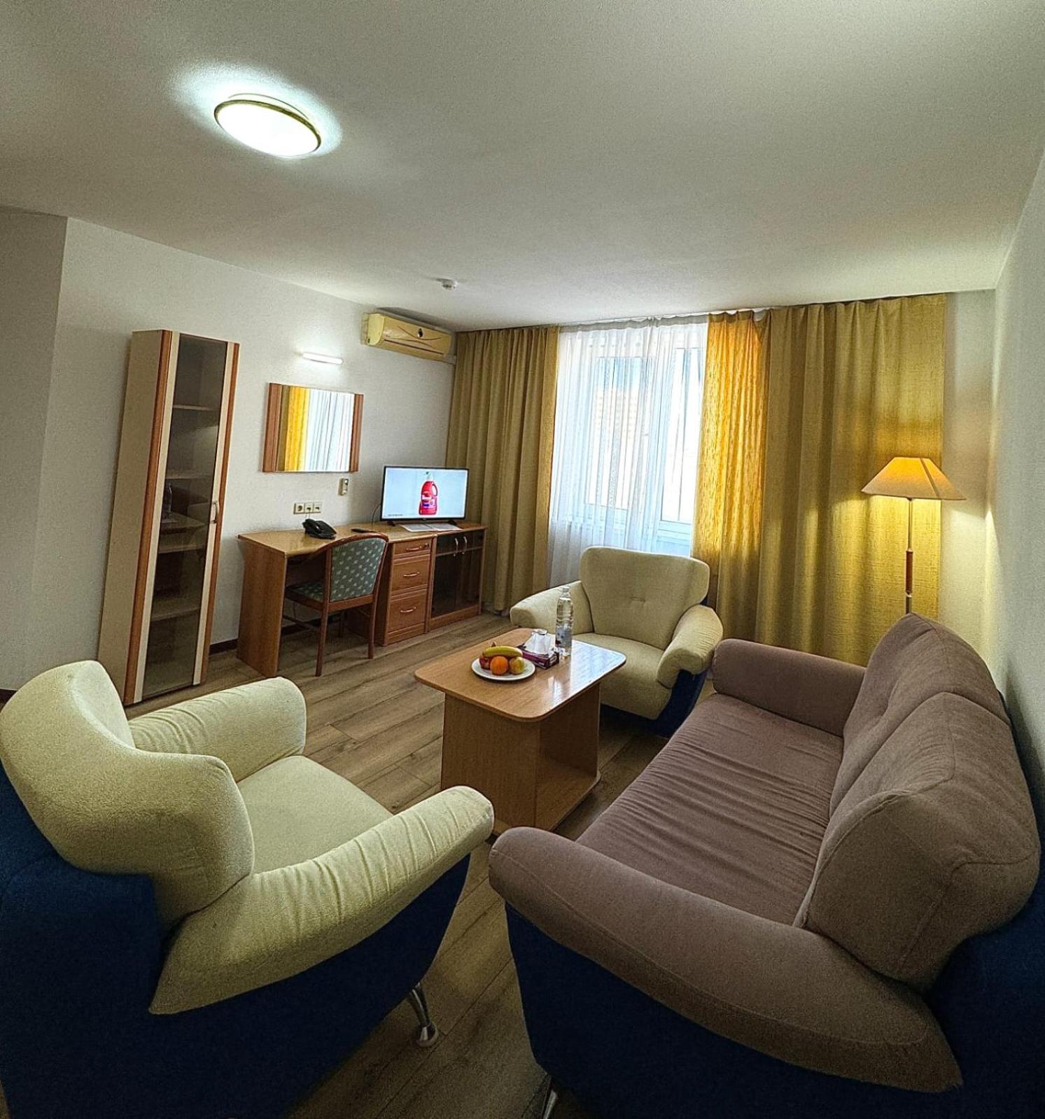 Green Hotel Atirau Kültér fotó